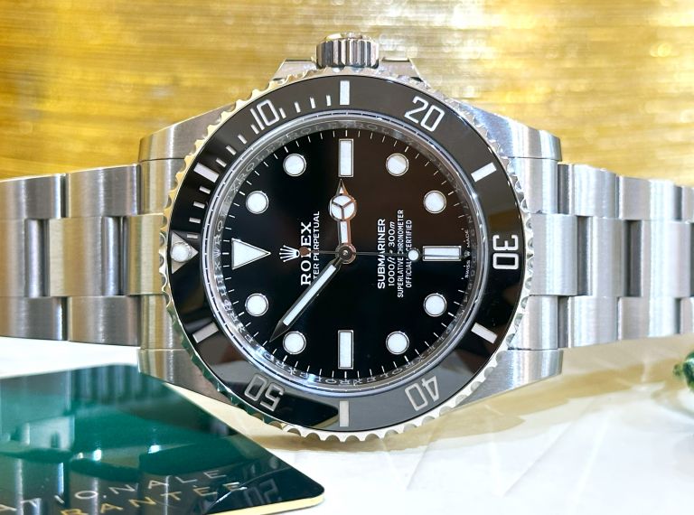 Rolex submariner Nodate 124060 del 2021