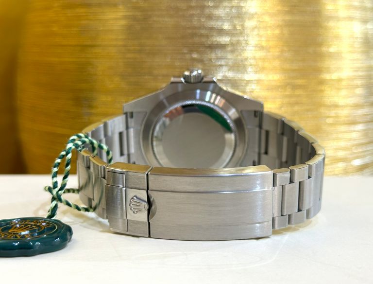 Rolex submariner Nodate 124060 del 2021