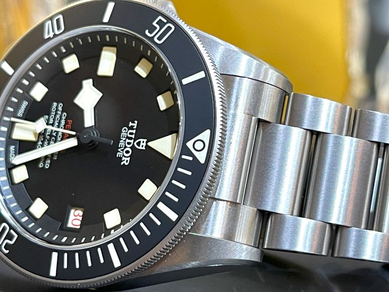Tudor Pelagos LHD