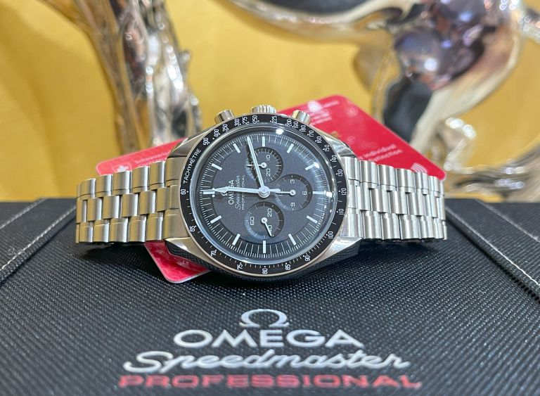 Omega speedmaster Moonwatch