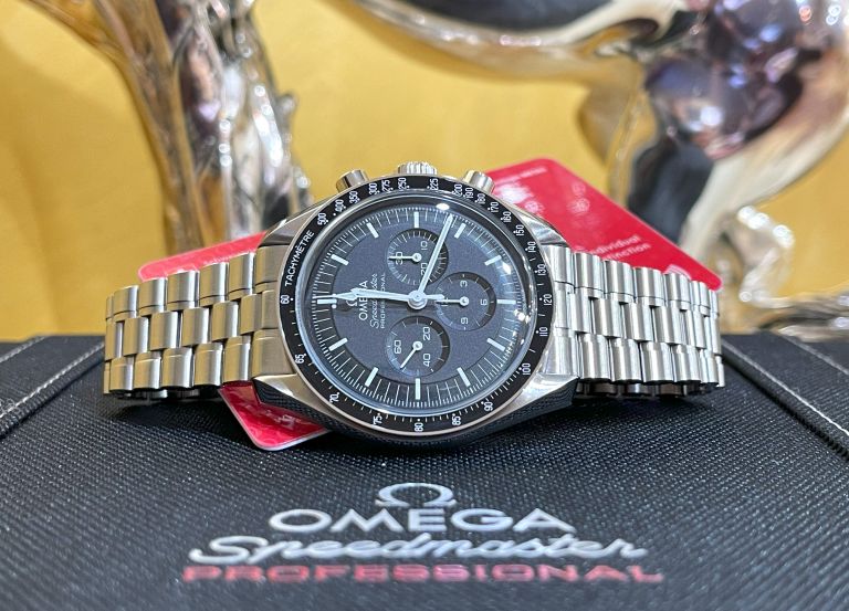 Omega speedmaster Moonwatch