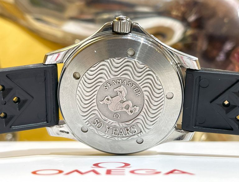 omega seamaster gmt