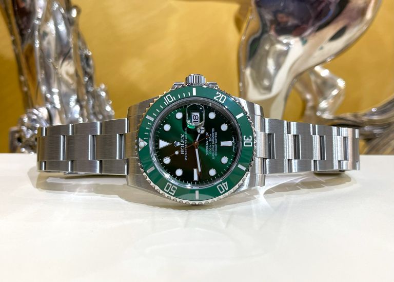 rolex submariner Hulk 116610LV