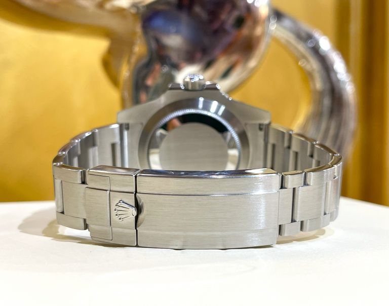 rolex submariner Hulk 116610LV