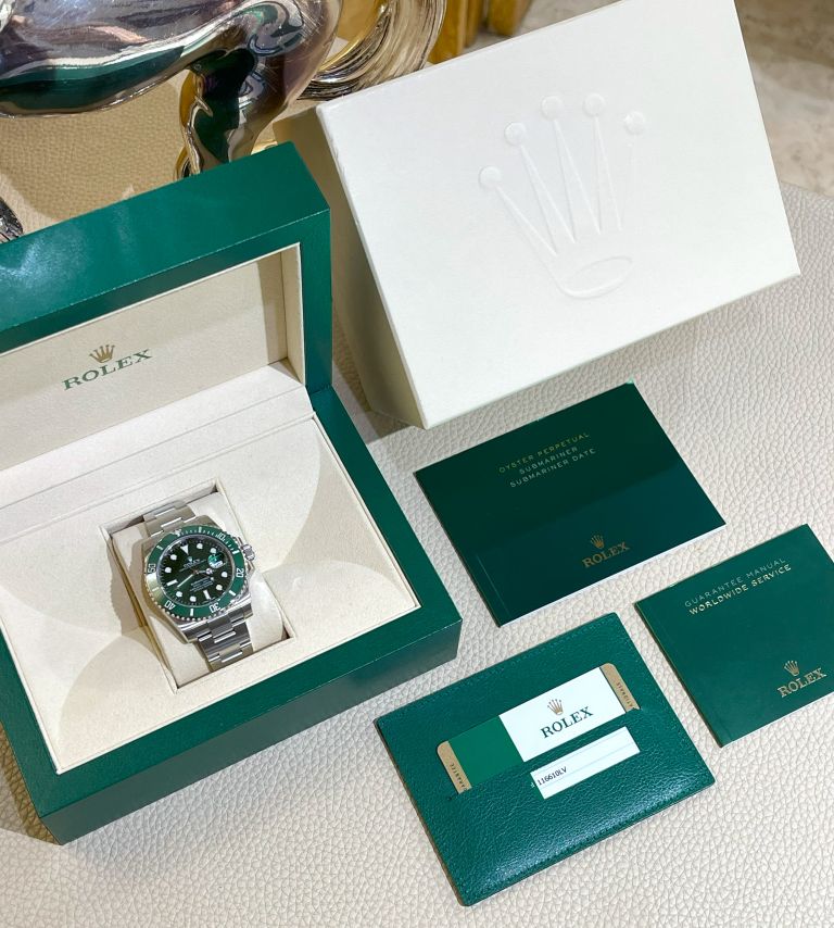 rolex submariner Hulk 116610LV