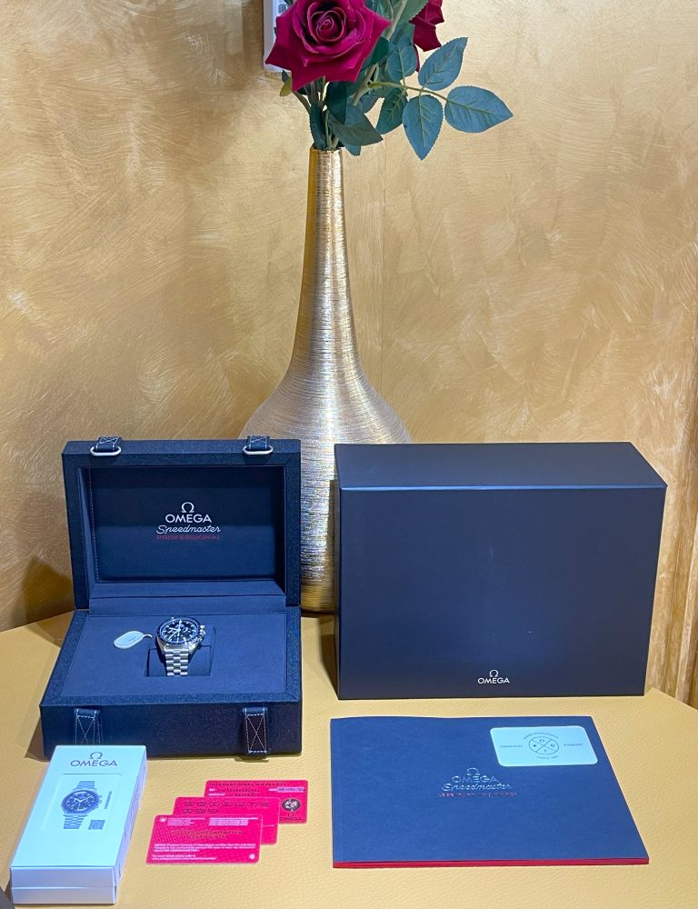 omega speedmaster moonwatch NEW